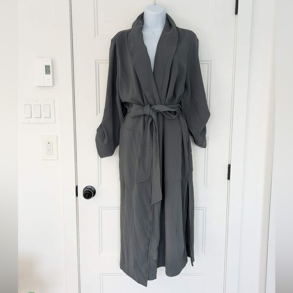 Belle‎ Vere Gray Belted Duster Coat / Wrap Dress Size L